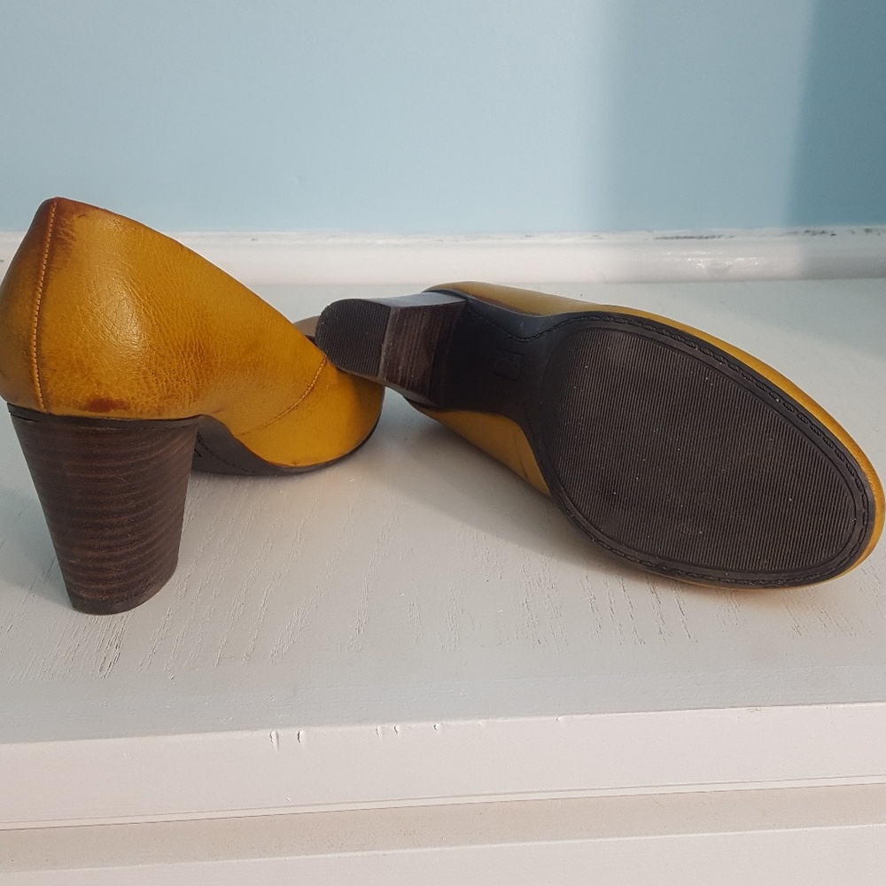 Heels - Picture 3 of 5